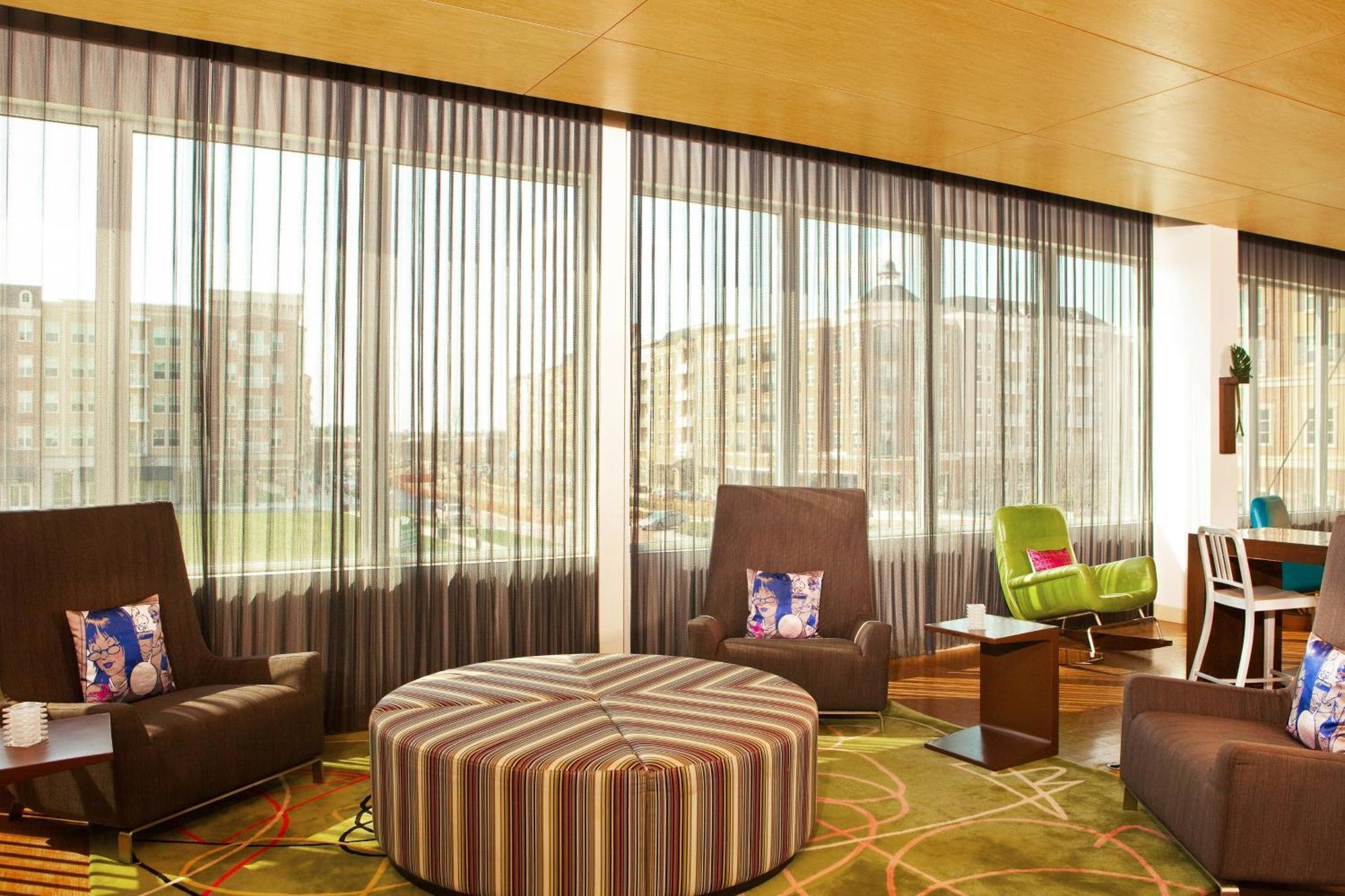 Aloft Richmond West Hotel