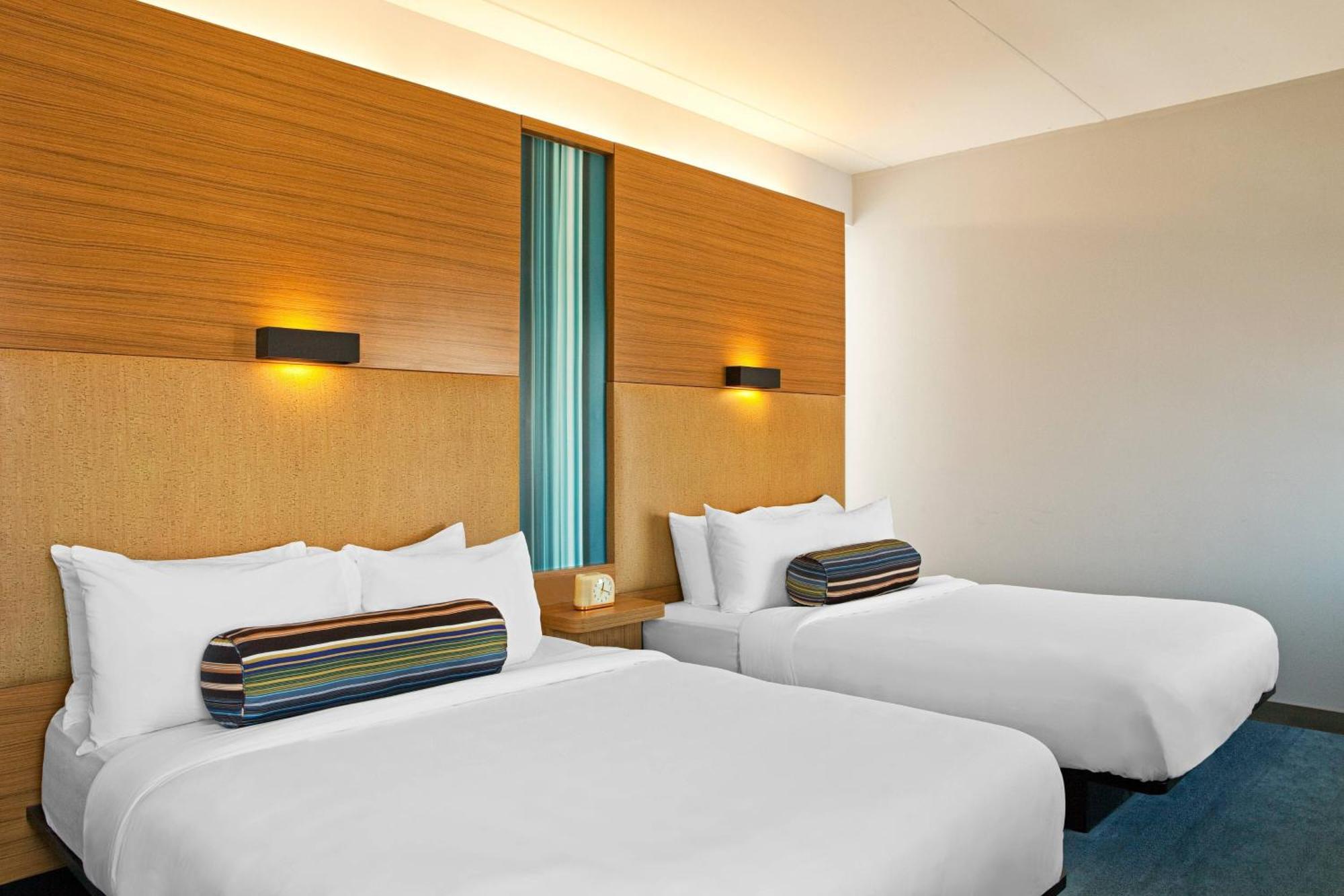 Aloft Richmond West Hotel 3*